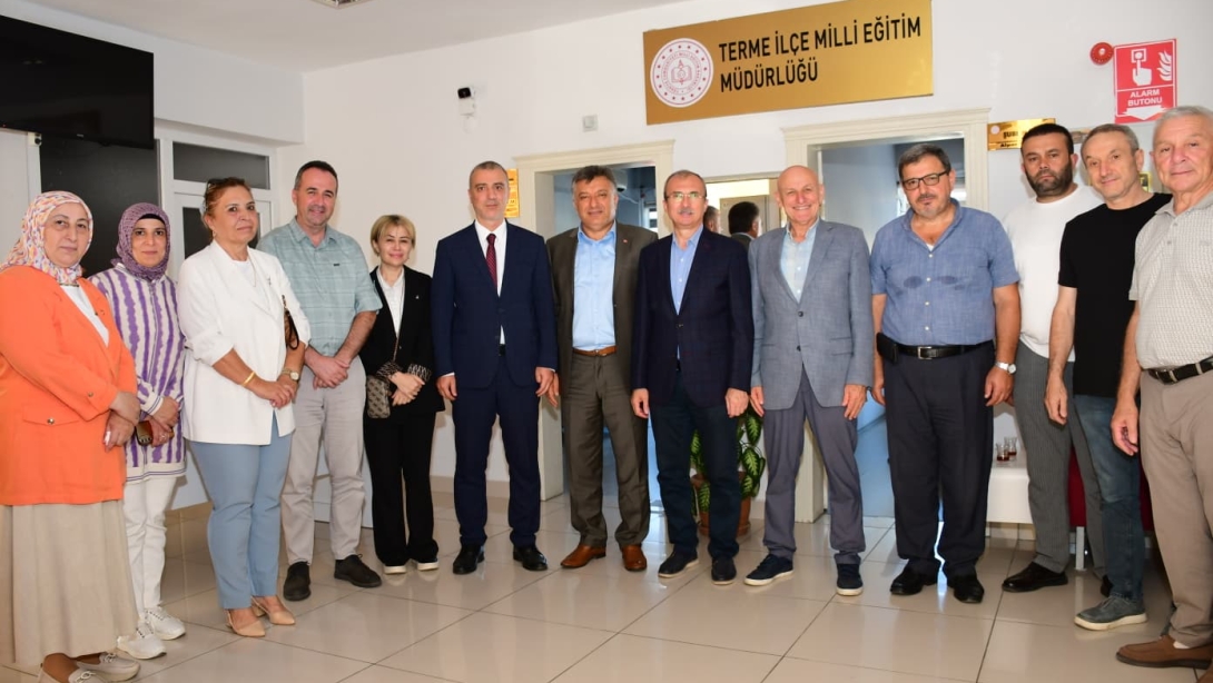Samsun Milletvekili Sn. Orhan Kırcalı'dan İlçe Millî Eğitim Müdürlüğümüze Ziyaret